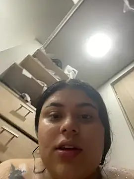 alissonfernandez  online show from January 5, 2025, 11:33 pm