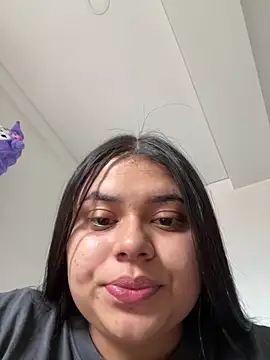 alissonfernandez  online show from January 9, 2025, 3:12 pm