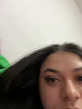 alissonfernandez  online show from January 10, 2025, 3:06 pm