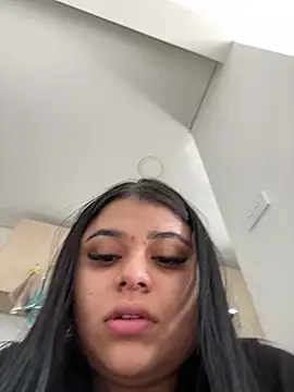 alissonfernandez  online show from January 12, 2025, 6:38 pm