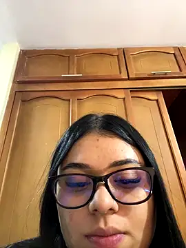 Snapshot of alissonfernandez_ chatting on September 19, 2025, 4:36 am alissonfernandez  online show from September 19, 2025, 4:36 am