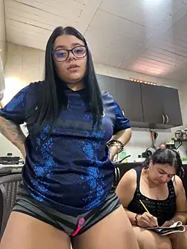 Snapshot of alissonfernandez_ chatting on September 29, 2025, 3:28 pm alissonfernandez  online show from September 29, 2025, 3:28 pm