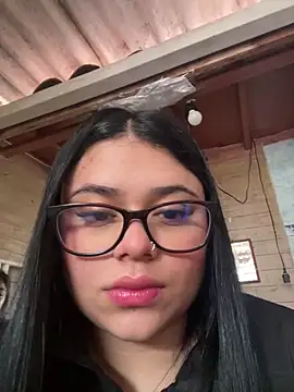 Snapshot of alissonfernandez_ chatting on October 8, 2025, 12:58 pm alissonfernandez  online show from October 8, 2025, 12:58 pm