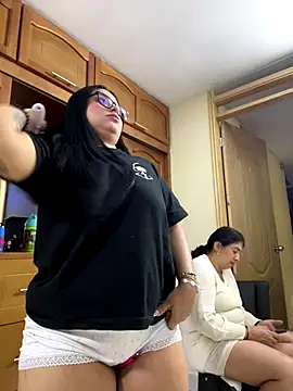 Snapshot of alissonfernandez_ chatting on October 16, 2025, 11:22 am alissonfernandez  online show from October 16, 2025, 11:22 am