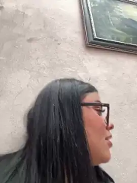 alissonfernandez  online show from May 8, 2026, 9:53 pm