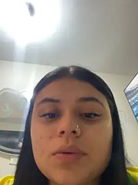 alissonfernandez  online show from June 24, 2026, 9:36 pm