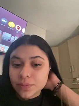 alissonfernandez  online show from June 25, 2026, 7:51 pm