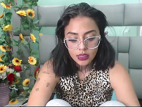 Snapshot of Lovely_celeste chatting on December 3, 2024, 9:33 am Lovely celeste online show from December 3, 2024, 9:33 am