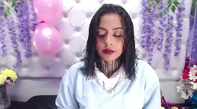 Snapshot of Lovely_celeste chatting on January 25, 2025, 4:13 am Lovely celeste online show from January 25, 2025, 4:13 am