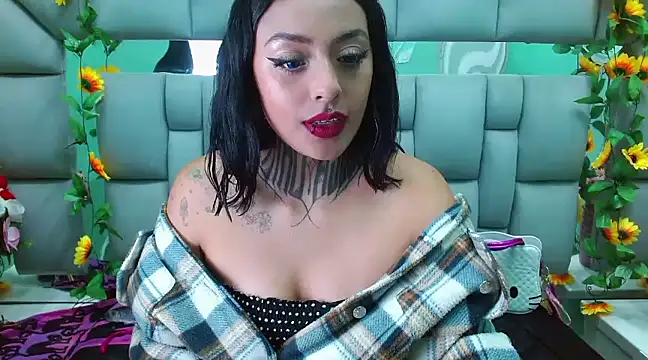 Snapshot of Lovely_celeste chatting on January 28, 2025, 3:25 am Lovely celeste online show from January 28, 2025, 3:25 am