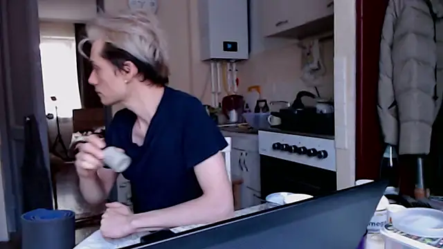 ShineMax18 online show from December 4, 2024, 5:38 am