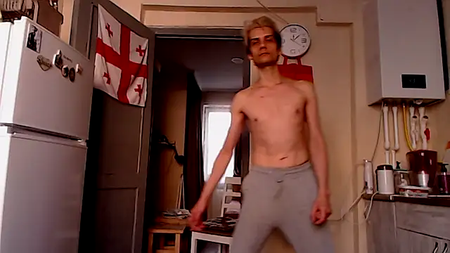 ShineMax18 online show from December 5, 2024, 8:11 am