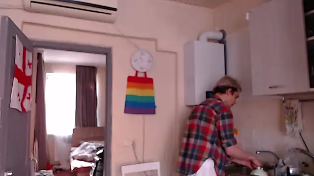 ShineMax18 online show from December 6, 2024, 6:59 am