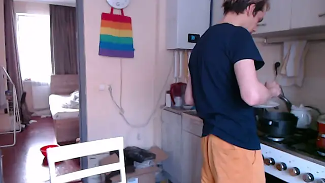 ShineMax18 online show from December 9, 2024, 6:45 am