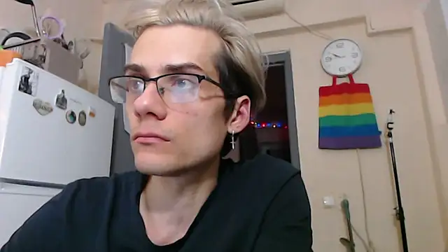 ShineMax18 online show from December 16, 2024, 5:54 pm