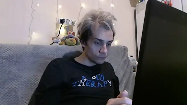 ShineMax18 online show from December 20, 2024, 7:39 pm