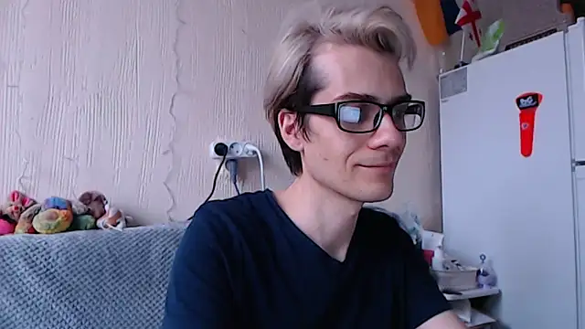 ShineMax18 online show from December 26, 2024, 8:28 am