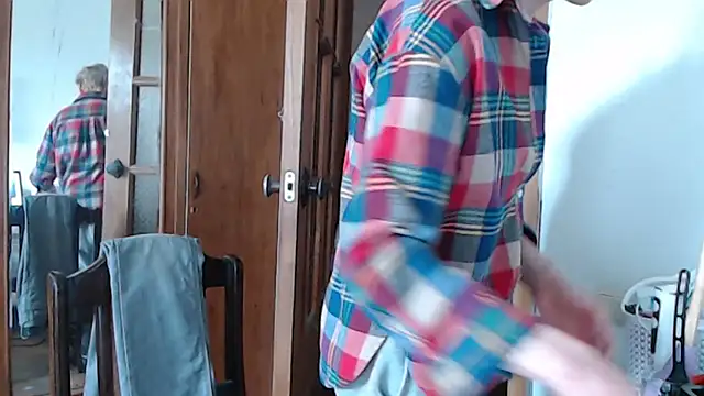 ShineMax18 online show from January 20, 2025, 7:04 am