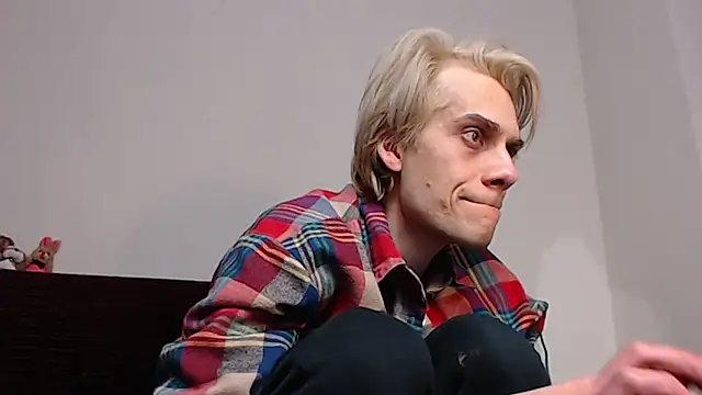 ShineMax18 online show from February 12, 2025, 5:05 pm