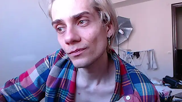 ShineMax18 online show from March 15, 2025, 8:48 am