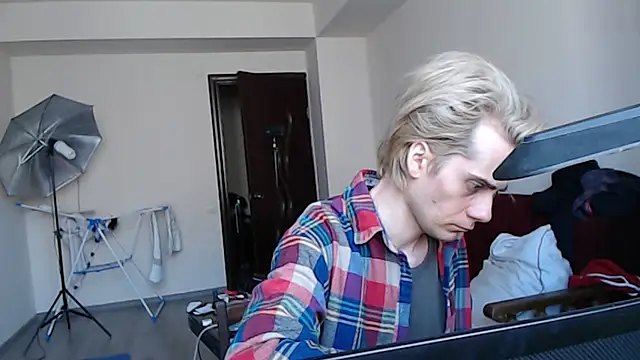 ShineMax18 online show from March 16, 2025, 9:38 am