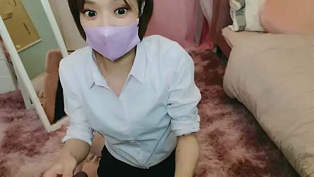 Snapshot of RYOKO_desu chatting on January 10, 2025, 1:21 am RYOKO desu online show from January 10, 2025, 1:21 am