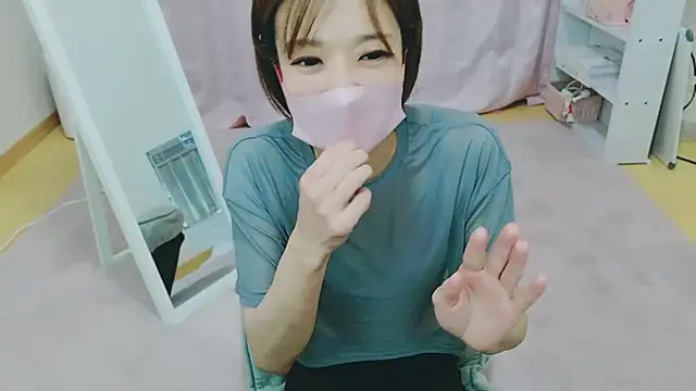 Snapshot of RYOKO_desu chatting on January 21, 2025, 1:39 am RYOKO desu online show from January 21, 2025, 1:39 am