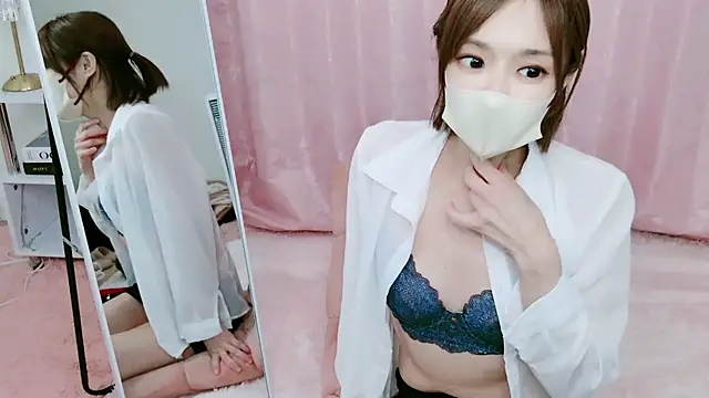 Snapshot of RYOKO_desu chatting on March 10, 2025, 9:32 am RYOKO desu online show from March 10, 2025, 9:32 am