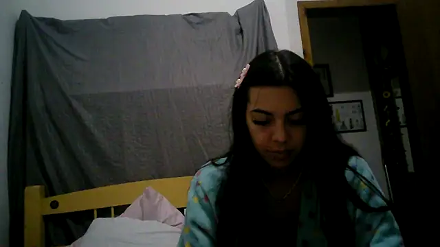 isabella048 online show from September 22, 2025, 8:11 pm