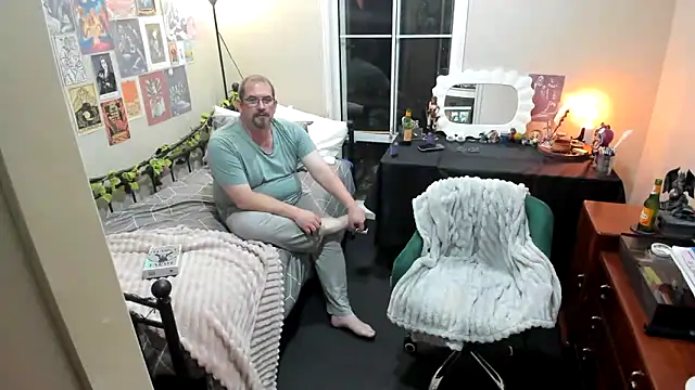 YourMuseLily online show from January 11, 2025, 1:22 pm