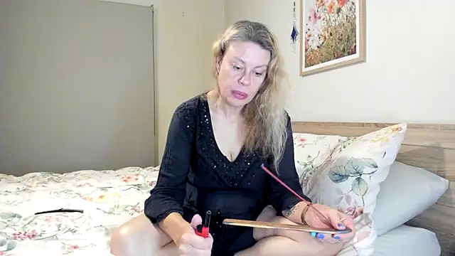 YourMuseLily online show from March 6, 2025, 9:47 am