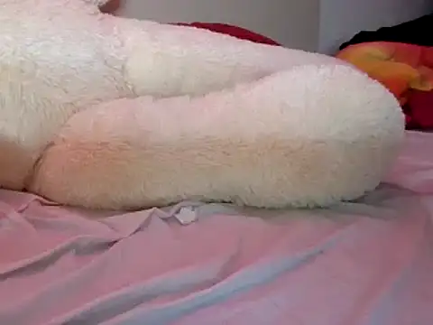 kila lo online show from December 4, 2024, 6:06 pm