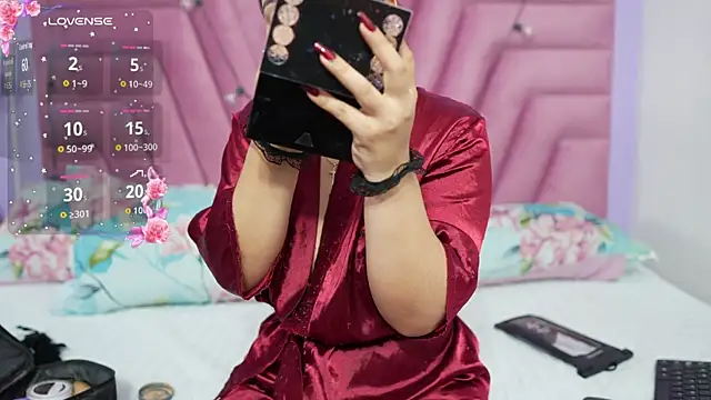 hornybarelylegalgirl online show from August 7, 2026, 11:56 am
