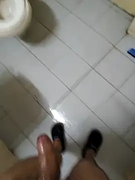 KeepCummingForYou73 online show from January 15, 2026, 5:38 pm