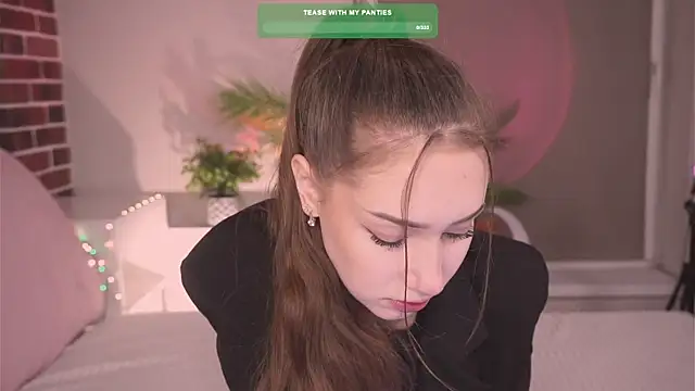 HarrietBulmer online show from January 13, 2025, 9:42 pm