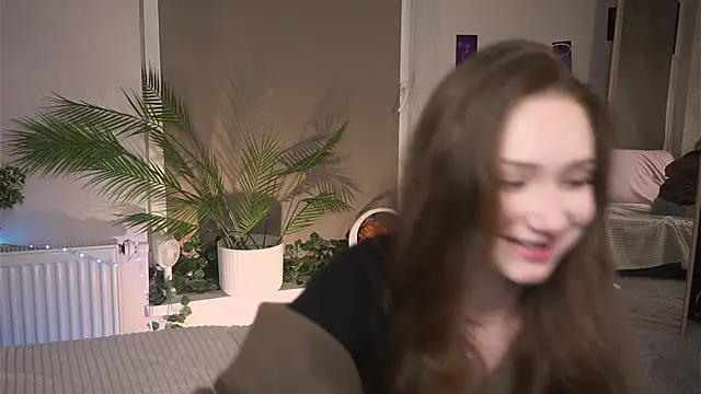 HarrietBulmer online show from February 3, 2025, 9:50 pm