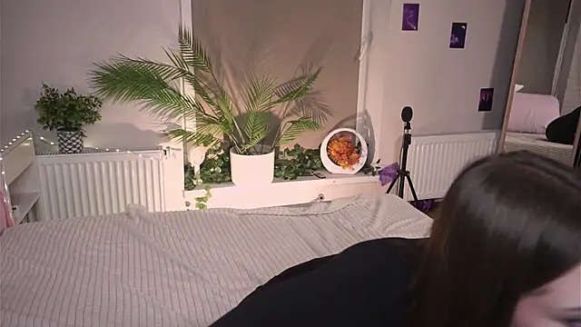 HarrietBulmer online show from February 6, 2025, 9:49 pm