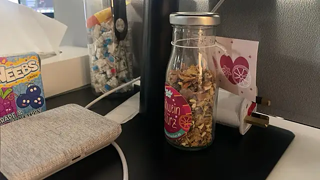 Snapshot of awesome_anna chatting on February 26, 2025, 11:30 am awesome anna online show from February 26, 2025, 11:30 am