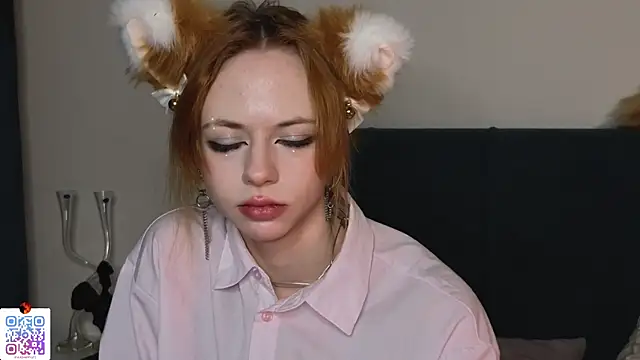 Snapshot of LynneByron chatting on February 7, 2025, 4:03 pm LynneByron online show from February 7, 2025, 4:03 pm