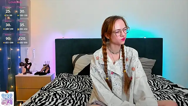 Snapshot of LynneByron chatting on March 16, 2025, 5:17 pm LynneByron online show from March 16, 2025, 5:17 pm