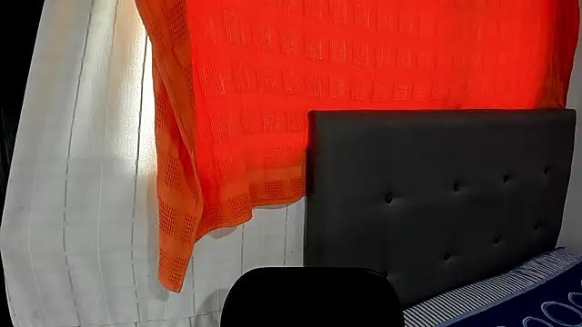 Snapshot of angela_nix chatting on September 30, 2025, 2:44 pm angela nix online show from September 30, 2025, 2:44 pm