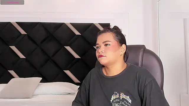 Carolina Evanss online show from May 11, 2026, 3:56 am