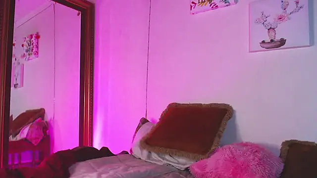 Snapshot of Alice_Foster_ chatting on October 8, 2025, 10:07 pm Alice Foster online show from October 8, 2025, 10:07 pm