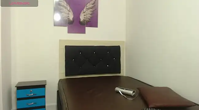 lucianadolll online show from December 6, 2024, 11:57 pm