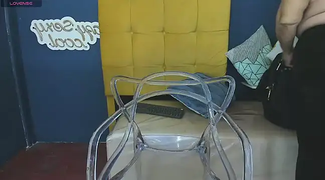 Snapshot of renata_milf_ chatting on January 17, 2025, 12:10 pm renata milf online show from January 17, 2025, 12:10 pm