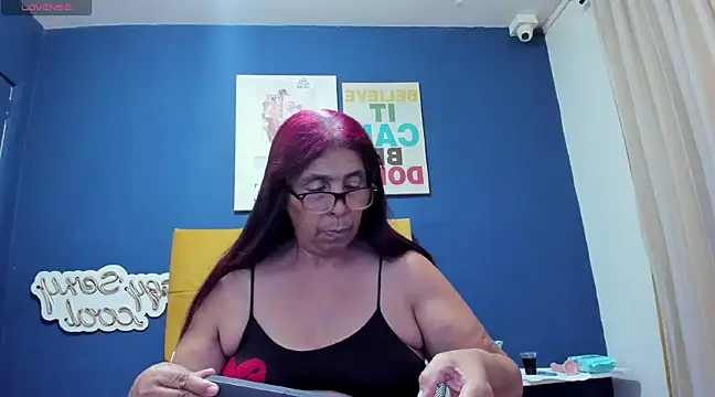 Snapshot of renata_milf_ chatting on January 28, 2025, 11:38 am renata milf online show from January 28, 2025, 11:38 am