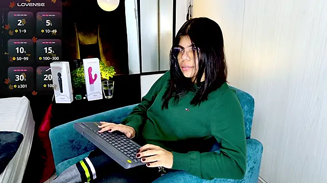 Snapshot of cutehanna1 chatting on September 29, 2025, 11:53 pm cutehanna1 online show from September 29, 2025, 11:53 pm