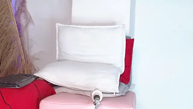 ViolettBrowns online show from September 13, 2025, 1:11 pm