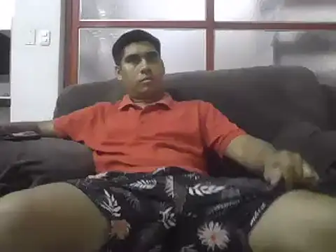 estudiante69 online show from January 9, 2025, 10:31 pm