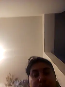 bbruneta37 online show from December 22, 2025, 1:19 pm